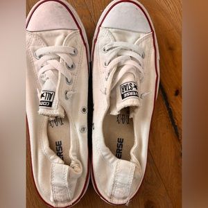 Women’s converse. Gently Used. Size 9. Great slip-on tennie!